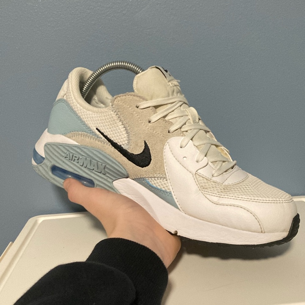 Women’s air max excee - size 10.5W